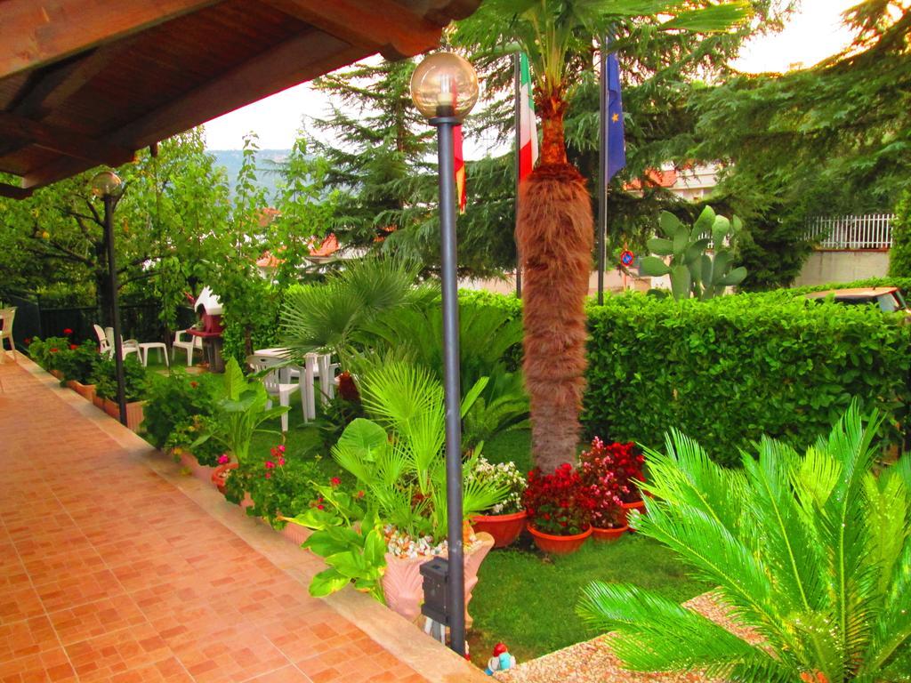 B&B Le Begonie Ascoli Piceno Phòng bức ảnh