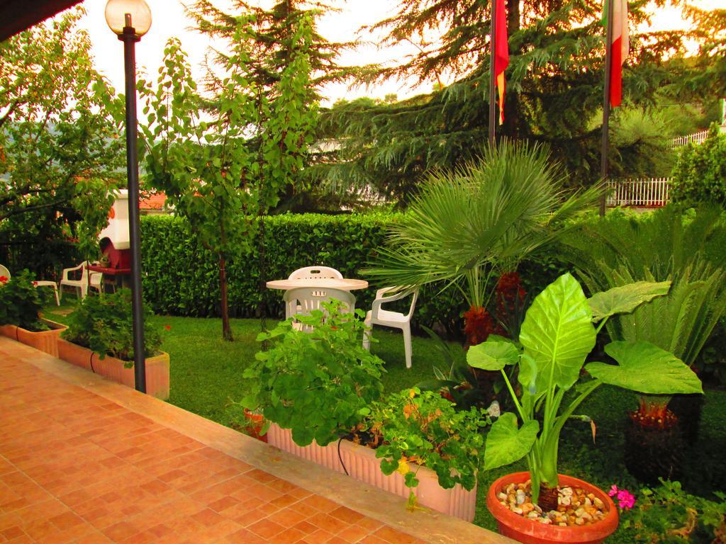 B&B Le Begonie Ascoli Piceno Phòng bức ảnh
