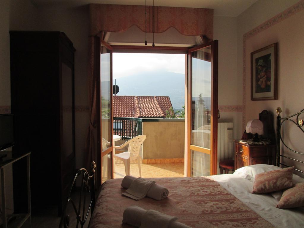 B&B Le Begonie Ascoli Piceno Phòng bức ảnh