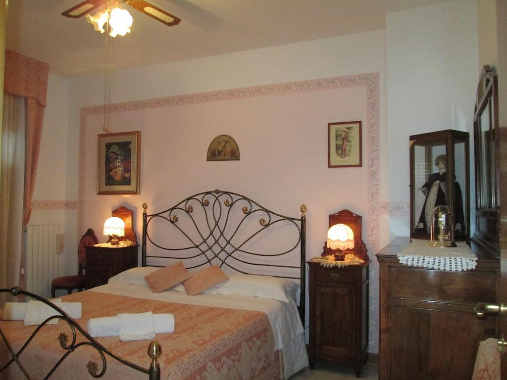 B&B Le Begonie Ascoli Piceno Phòng bức ảnh